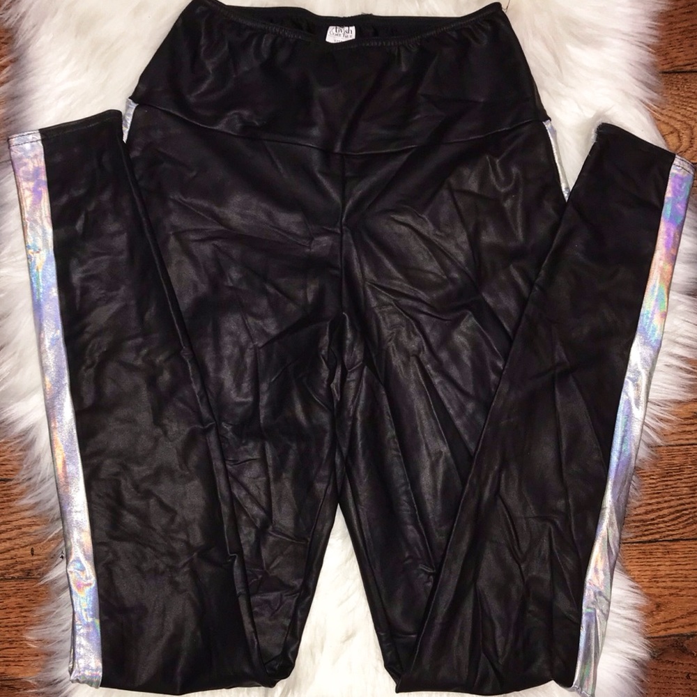 💄2 for $10💄Faux Leather Metallic Leggings